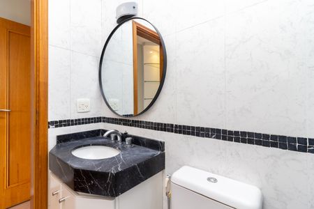 Casa à venda com 250m², 3 quartos e 3 vagas Casa à venda com 250m², 3 quartos e 3 vagasBanheiro da Suíte