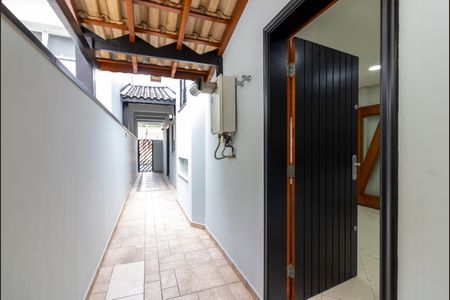 Casa à venda com 250m², 3 quartos e 3 vagas Casa à venda com 250m², 3 quartos e 3 vagasCorredor Lateral