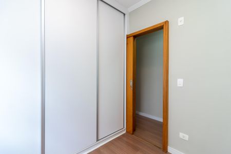 Casa à venda com 250m², 3 quartos e 3 vagas Casa à venda com 250m², 3 quartos e 3 vagasQuarto 2