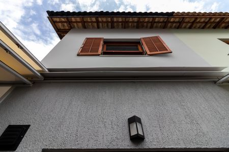 Casa à venda com 250m², 3 quartos e 3 vagas Casa à venda com 250m², 3 quartos e 3 vagasCorredor Lateral