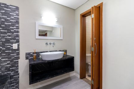 Casa à venda com 250m², 3 quartos e 3 vagas Casa à venda com 250m², 3 quartos e 3 vagasBanheiro 4 - Hidromassagem