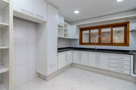 Casa à venda com 250m², 3 quartos e 3 vagas Casa à venda com 250m², 3 quartos e 3 vagasCozinha