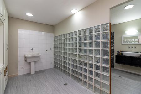 Casa à venda com 250m², 3 quartos e 3 vagas Casa à venda com 250m², 3 quartos e 3 vagasÁrea de Serviço