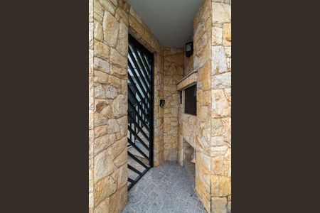 Casa à venda com 250m², 3 quartos e 3 vagas Casa à venda com 250m², 3 quartos e 3 vagasFachada