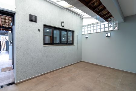 Casa à venda com 250m², 3 quartos e 3 vagas Casa à venda com 250m², 3 quartos e 3 vagasQuintal - Churrasqueira