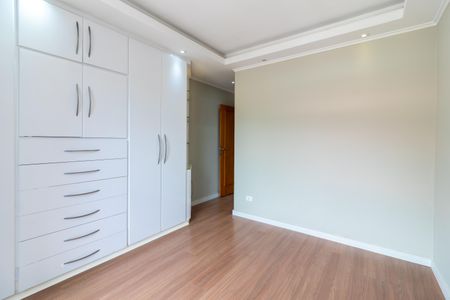 Casa à venda com 250m², 3 quartos e 3 vagas Casa à venda com 250m², 3 quartos e 3 vagasSuíte