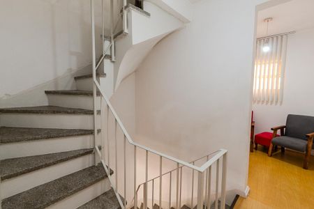 Apartamento à venda com 63m², 2 quartos e sem vagaEscada