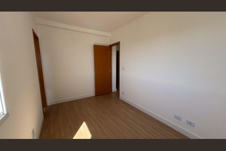 Apartamento para alugar com 66m², 3 quartos e 2 vagasQuarto 2 - Suíte