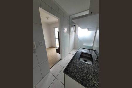 Cozinha de apartamento para alugar com 2 quartos, 43m² em Jardim Marpu, São Paulo