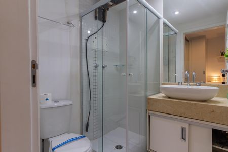 Banheiro de kitnet/studio para alugar com 1 quarto, 38m² em Brooklin, São Paulo