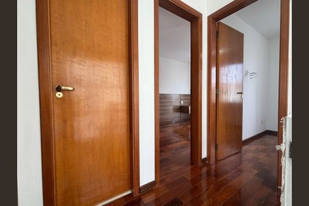 Casa à venda com 126m², 3 quartos e 2 vagasHall dos Quartos 