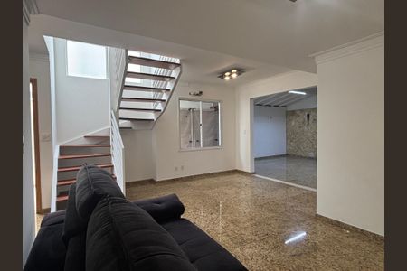 Casa à venda com 126m², 3 quartos e 2 vagasSala