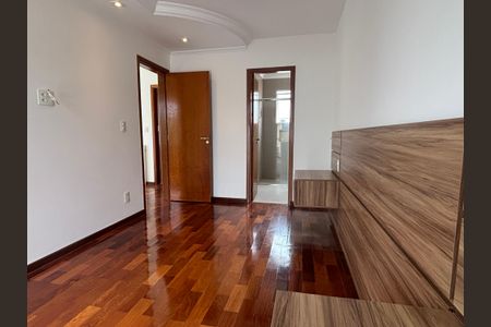 Casa à venda com 126m², 3 quartos e 2 vagasSuíte 