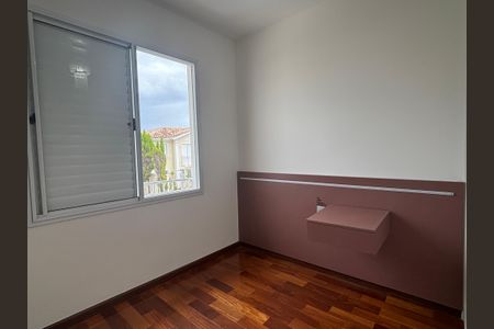 Casa à venda com 126m², 3 quartos e 2 vagasQuarto 2 
