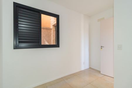 Quarto 2 de apartamento para alugar com 2 quartos, 40m² em Vila Bertioga, São Paulo