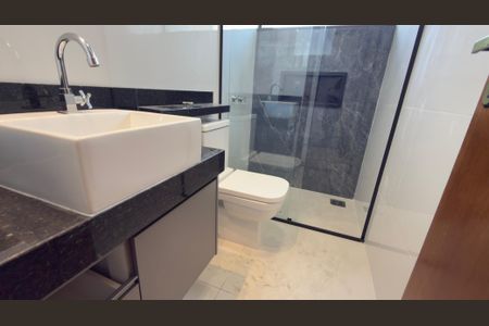 Casa à venda com 180m², 3 quartos e 2 vagas