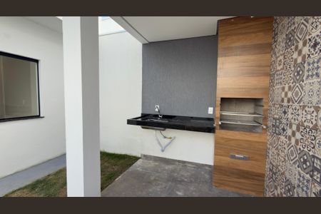 Casa à venda com 180m², 3 quartos e 2 vagas