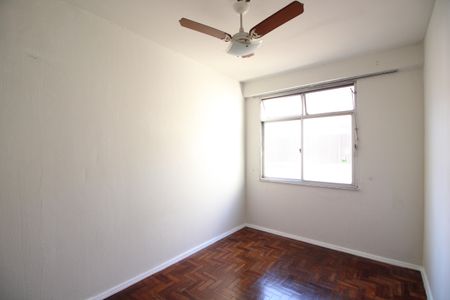 Quarto 2 de apartamento para alugar com 2 quartos, 60m² em Taquara, Rio de Janeiro