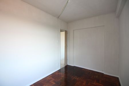Quarto 1 de apartamento para alugar com 2 quartos, 60m² em Taquara, Rio de Janeiro
