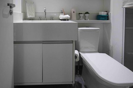 Apartamento à venda com 103m², 2 quartos e 1 vaga Apartamento à venda com 103m², 2 quartos e 1 vagaBanheiro Social