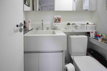 Apartamento à venda com 103m², 2 quartos e 1 vaga Apartamento à venda com 103m², 2 quartos e 1 vagaBanheiro da Suíte