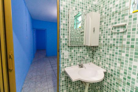 Banheiro social de casa para alugar com 1 quarto, 40m² em Jardim Margarida, São Paulo
