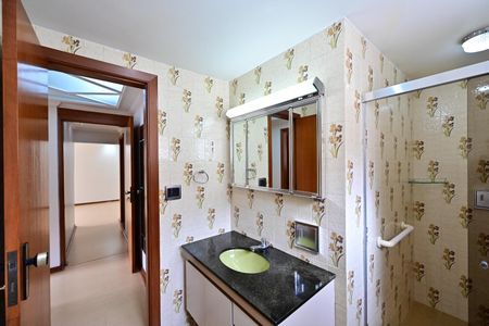 Apartamento à venda com 84m², 2 quartos e 1 vagaBanheiro Social