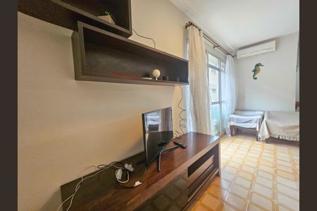 Sala de apartamento para alugar com 3 quartos, 40m² em Jardim Belmar, Guarujá