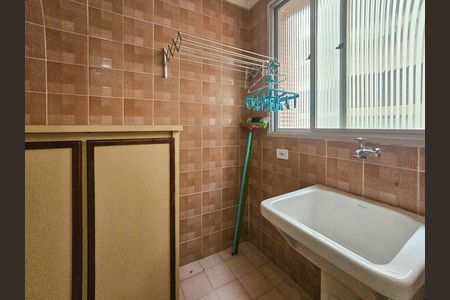 Área de serviço de apartamento para alugar com 3 quartos, 40m² em Jardim Belmar, Guarujá