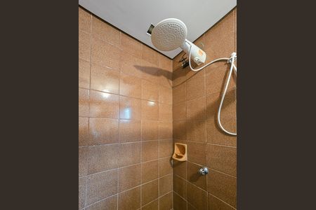 Banheiro Social de apartamento para alugar com 3 quartos, 40m² em Jardim Belmar, Guarujá