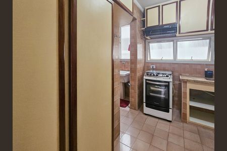 Cozinha de apartamento para alugar com 3 quartos, 40m² em Jardim Belmar, Guarujá