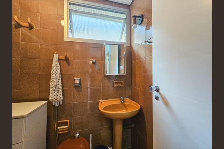 Apartamento para alugar com 40m², 3 quartos e 1 vaga Apartamento para alugar com 40m², 3 quartos e 1 vagaBanheiro Social