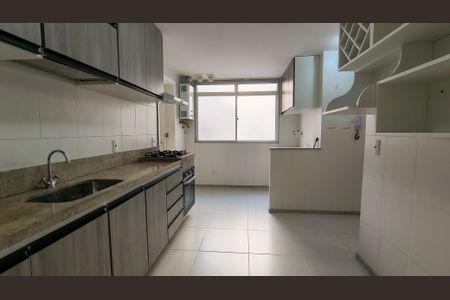 Apartamento à venda com 138m², 3 quartos e 2 vagas Apartamento à venda com 138m², 3 quartos e 2 vagasCozinha e Área de Serviço