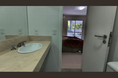 Apartamento à venda com 138m², 3 quartos e 2 vagas Apartamento à venda com 138m², 3 quartos e 2 vagasBanheiro da Suíte 1