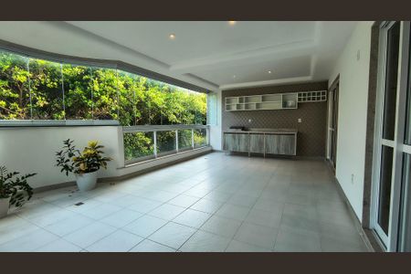 Apartamento à venda com 138m², 3 quartos e 2 vagas Apartamento à venda com 138m², 3 quartos e 2 vagasVaranda