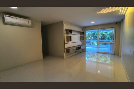 Apartamento à venda com 138m², 3 quartos e 2 vagas Apartamento à venda com 138m², 3 quartos e 2 vagasSala