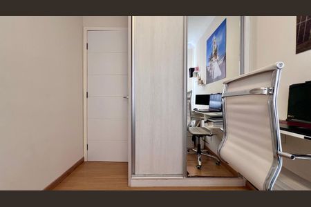 Apartamento à venda com 76m², 3 quartos e 1 vagaquarto 