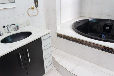 Casa para alugar com 200m², 3 quartos e 1 vagaBanheiro 1