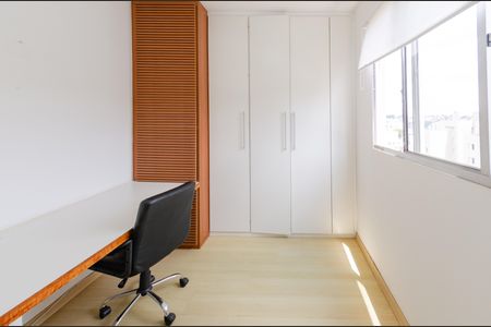 Quarto 1 de apartamento à venda com 2 quartos, 60m² em Buritis, Belo Horizonte
