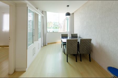 Apartamento à venda com 60m², 2 quartos e 1 vagaSala