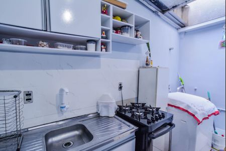 Apartamento à venda com 49m², 2 quartos e 1 vaga Apartamento à venda com 49m², 2 quartos e 1 vagaCozinha e Área de Serviço