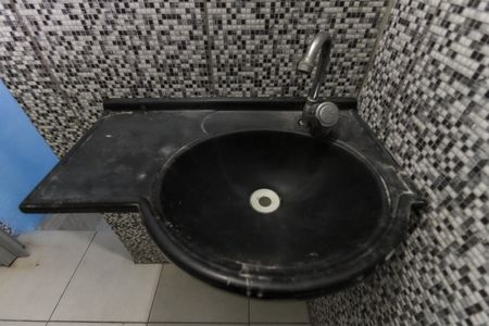 Banheiro de casa para alugar com 1 quarto, 40m² em Jardim Margarida, São Paulo