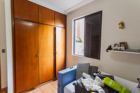 Apartamento à venda com 113m², 4 quartos e 2 vagasQuarto 2
