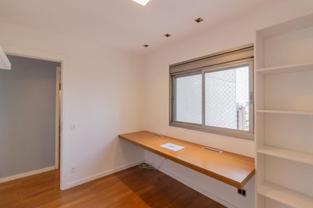 Apartamento para alugar com 149m², 3 quartos e 2 vagasQuarto