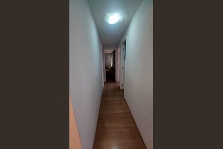 Corredor de apartamento para alugar com 3 quartos, 56m² em Conceicao, Osasco