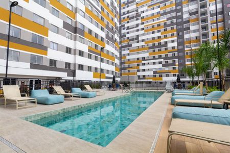 Apartamento para alugar com 34m², 2 quartos e sem vaga Apartamento para alugar com 34m², 2 quartos e sem vagaÁrea comum - Piscina