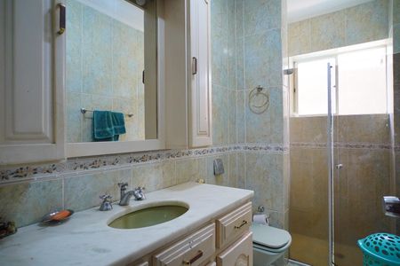 Apartamento à venda com 270m², 4 quartos e 2 vagasBanheiro 