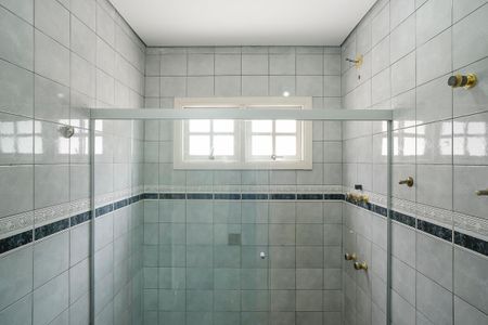 Casa para alugar com 354m², 3 quartos e 8 vagasBanheiro