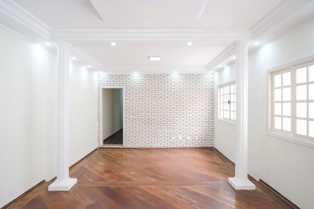 Casa para alugar com 354m², 3 quartos e 8 vagasSala