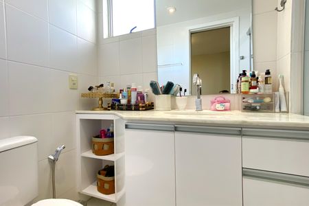 Apartamento à venda com 69m², 2 quartos e 1 vagaBanheiro da Suíte 1